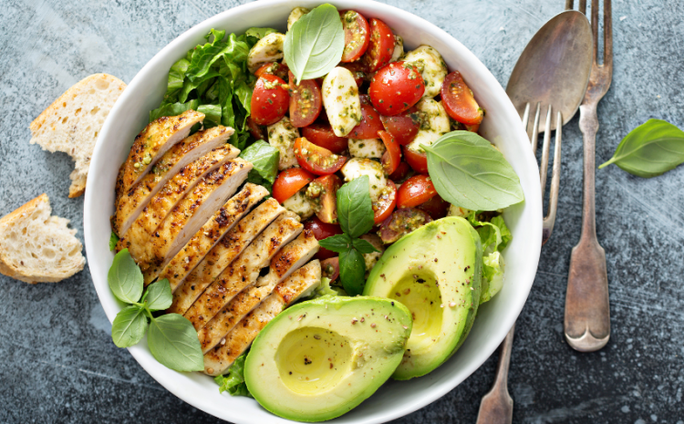 Chilled Chicken & Avocado Salad – Fresh, Light, and Packed with Flavor