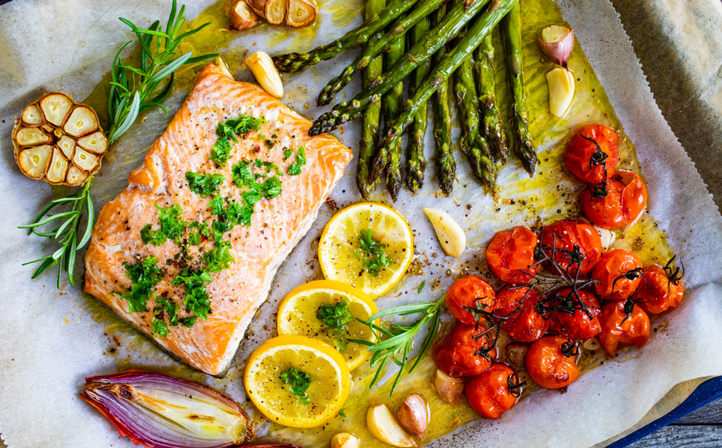 🥗 Spring Lemon Herb Salmon with Roasted Vegetables